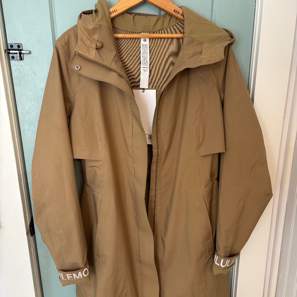 NWT Lululemon Rain Rebel Jacket-Fawn Color size 8